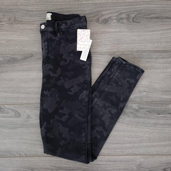 Free People High Waist Camo Denim Skinny Jeans Black Size 28 Regular - Picture 14 of 16